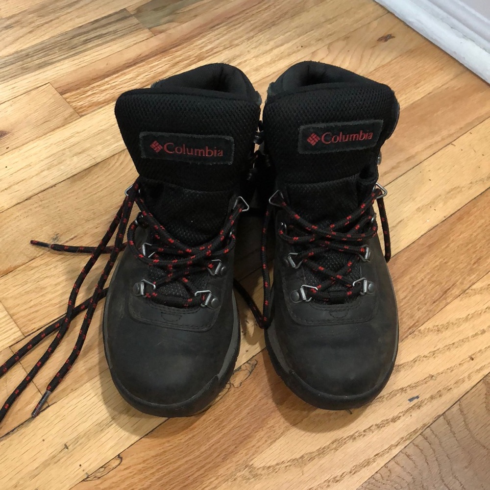 Columbia Hiking Boots Size 6.5